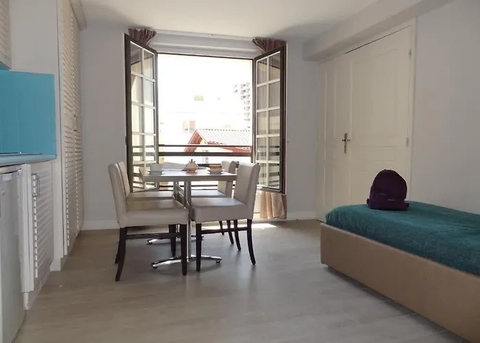 Отель Florida 4*